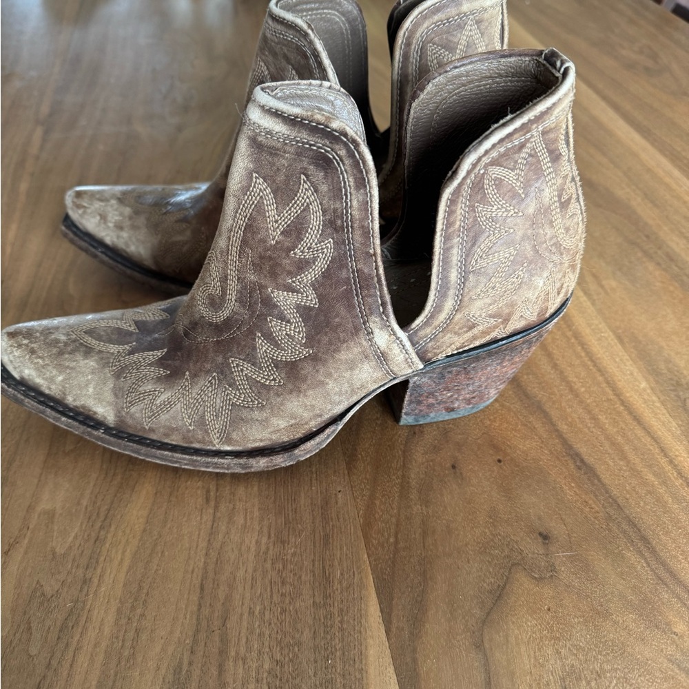 Ariat Dixon Ankle Boots - Picture 2 of 6